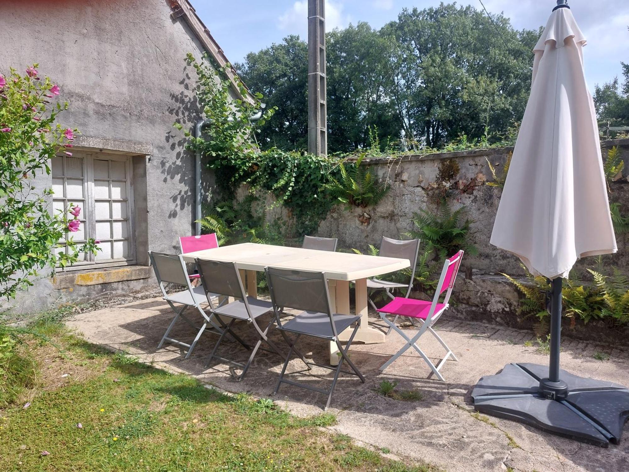 Les Anniquins Villa Ivoy-le-Pre Exterior photo